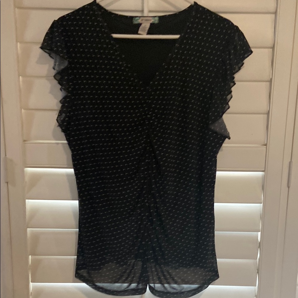 Black Ruffle Sleeve Women's Top
ITEM #20